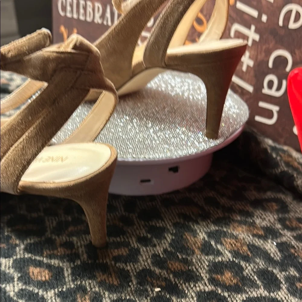 ❣️4/$20 Nine West Tan Stiletto Heels with Ankle Strap. Nice Pre loved condition - Picture 7 of 7